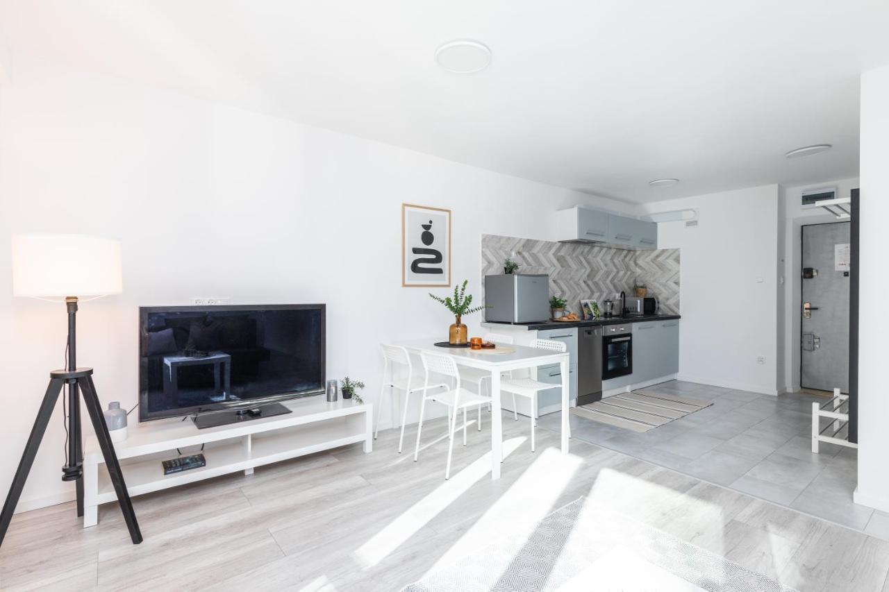 Superapart Jana Pawla II 18 Варшава Экстерьер фото